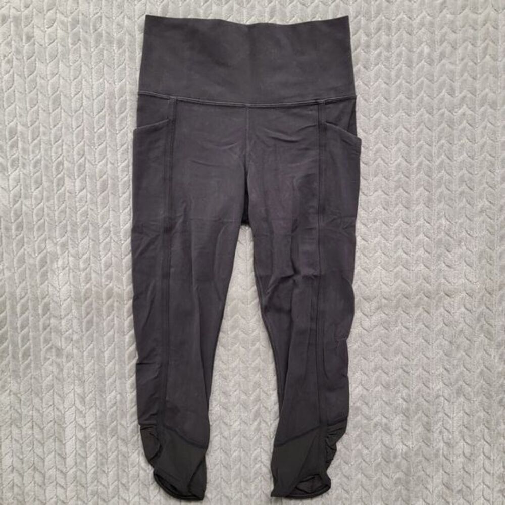Athleta Leggings Womens Size XS Black Salutation Stash Pocket II Capri